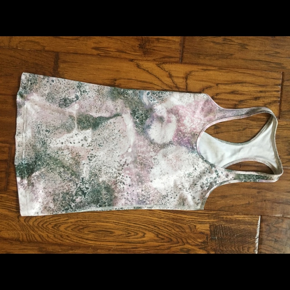 Lululemon tank EUC size 6